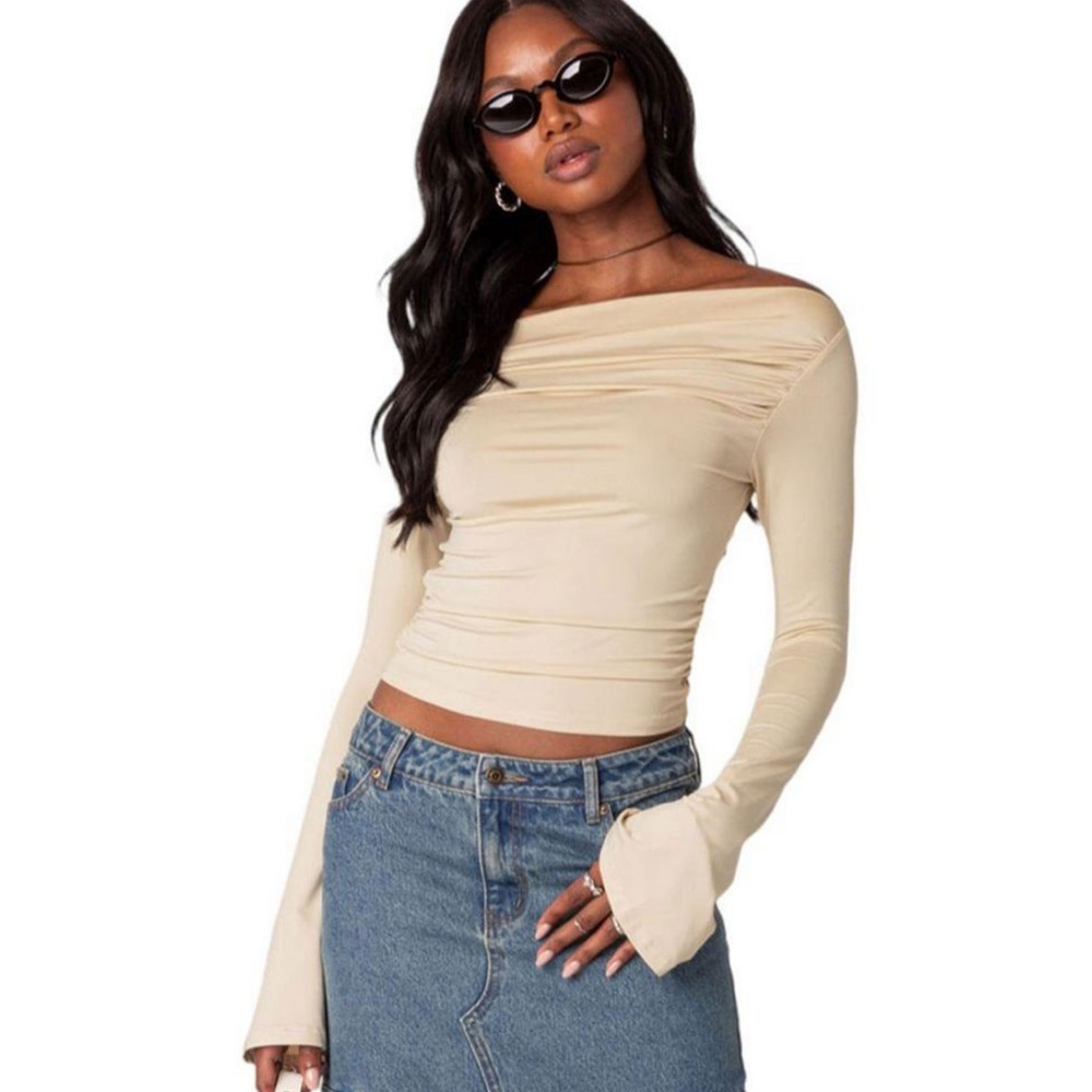 Edikted Dana gathered top